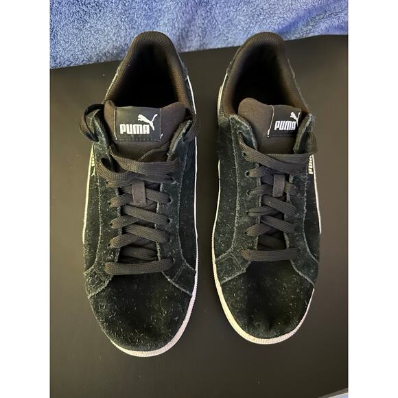 Puma Other - Puma Shoes Men's Size 9 Black White Classic Suede Sneakers